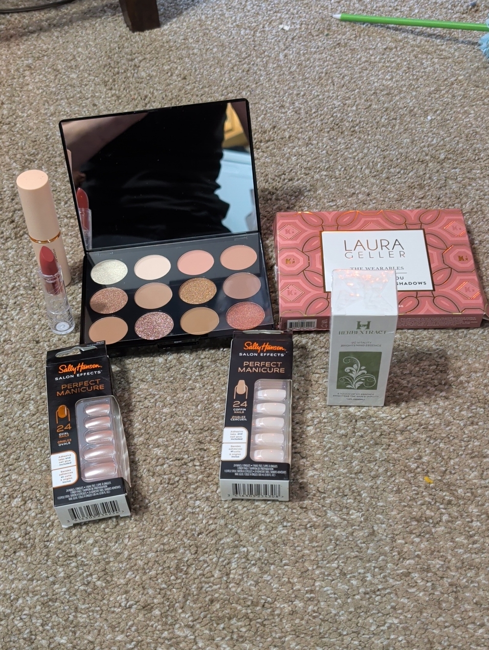 Makeup Bundle - Picture 1 of 12